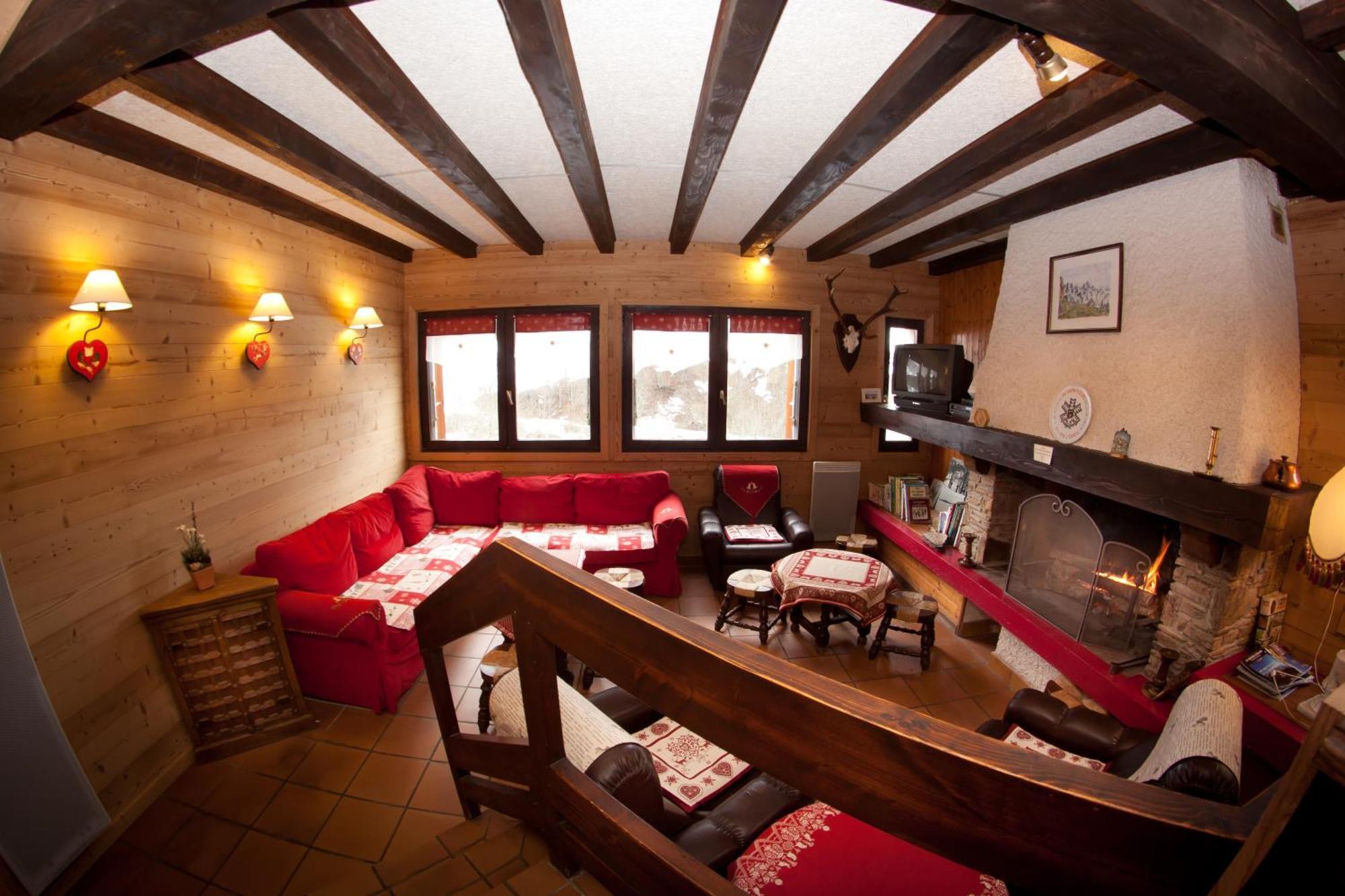 Hotel - Restaurant - Bar - Le Sapin Fleuri Bourg d'Oueil Exterior photo